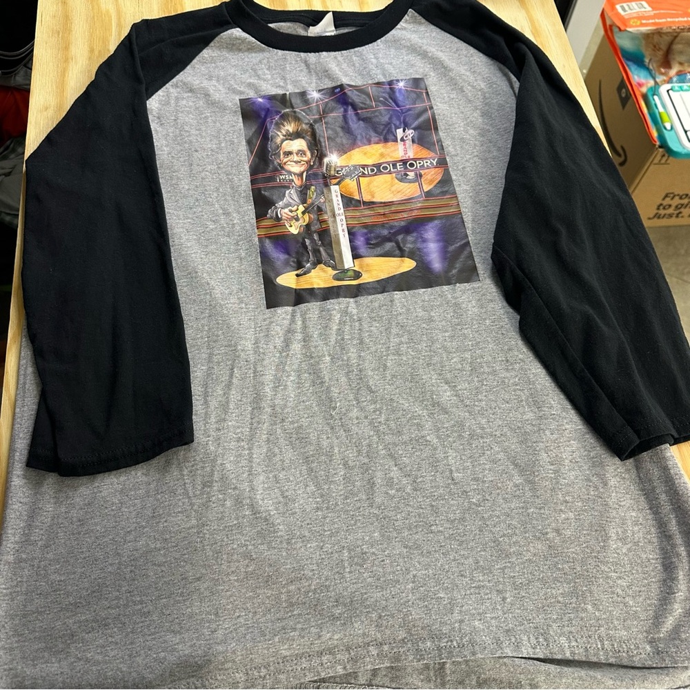Grand Ole Opry  Raglan Shirt -‎ Black and Gray XL